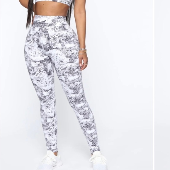 Nova Sport Los Angles Stone Active Leggings Size M - Picture 1 of 11